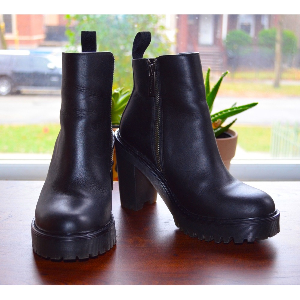 Dr. Martins Magdalena Women’s Ankle Bootie Black